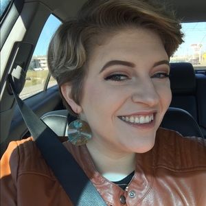 Meet your Posher, Olivia